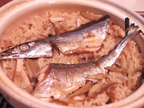 秋だ秋刀魚だ！秋刀魚と牛蒡の土鍋ご飯